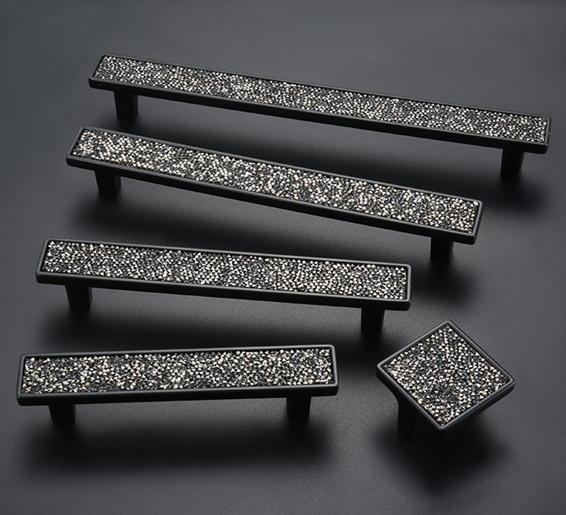 High quality Luxury  Crystal Zamak  cabinet pulls furniture handle in 2022